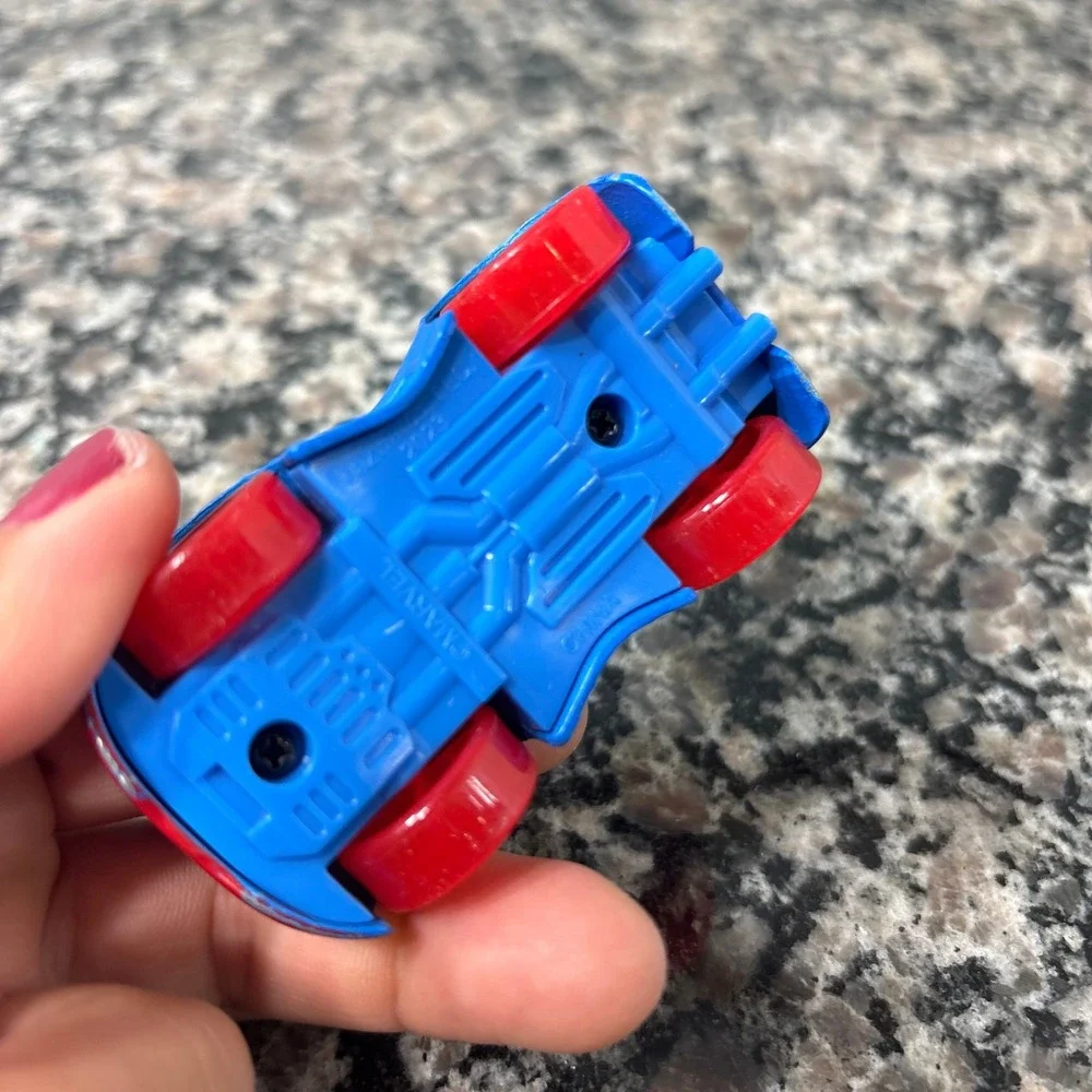 Marvel Spiderman Web Crawler Toy Car Red Blue Plastic Vehicle 3 Inch